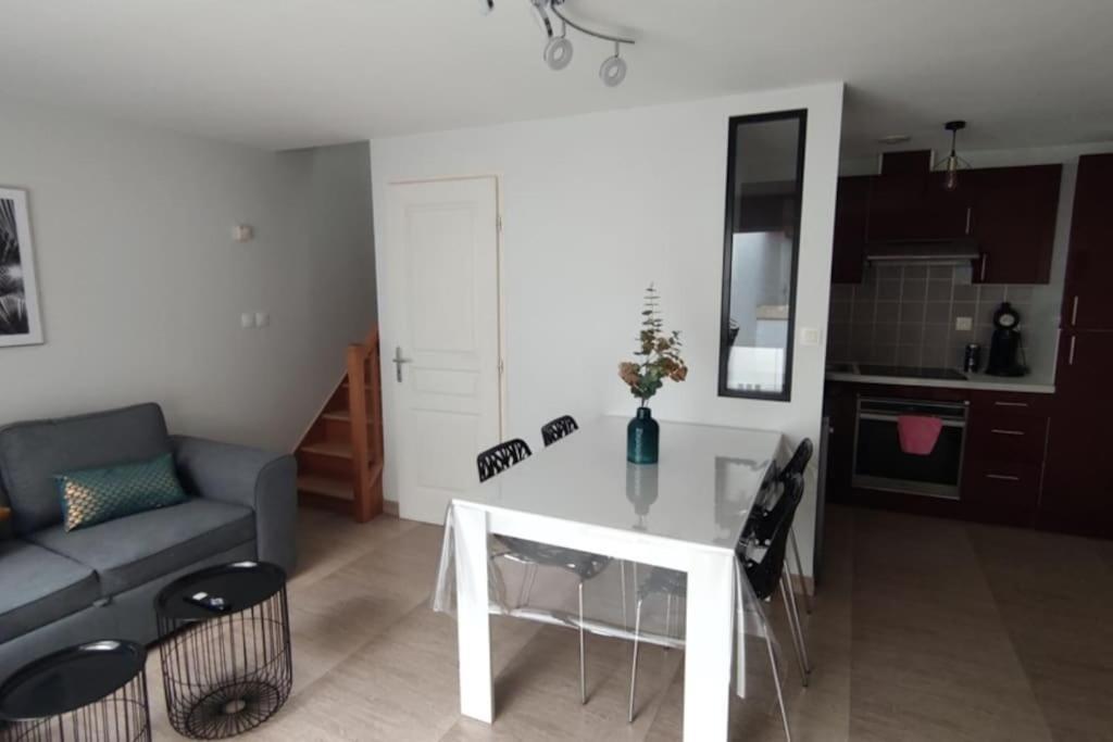 Maison De Ville 600 M Du Marche La Rochelle  Eksteriør billede